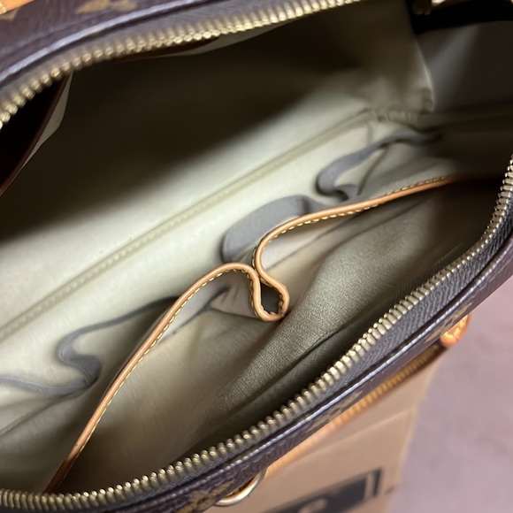 Authentic Louis Vuitton Deauville Satchel - Picture 4 of 8